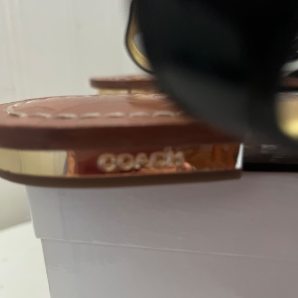 Coach - Picture 9 of 9